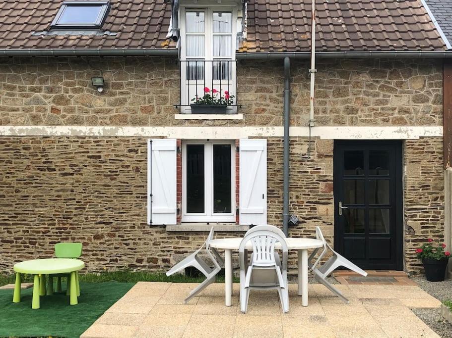 Apartament La Team Familly Vue Sur Le Mont St Michel Pontaubault Zewnętrze zdjęcie